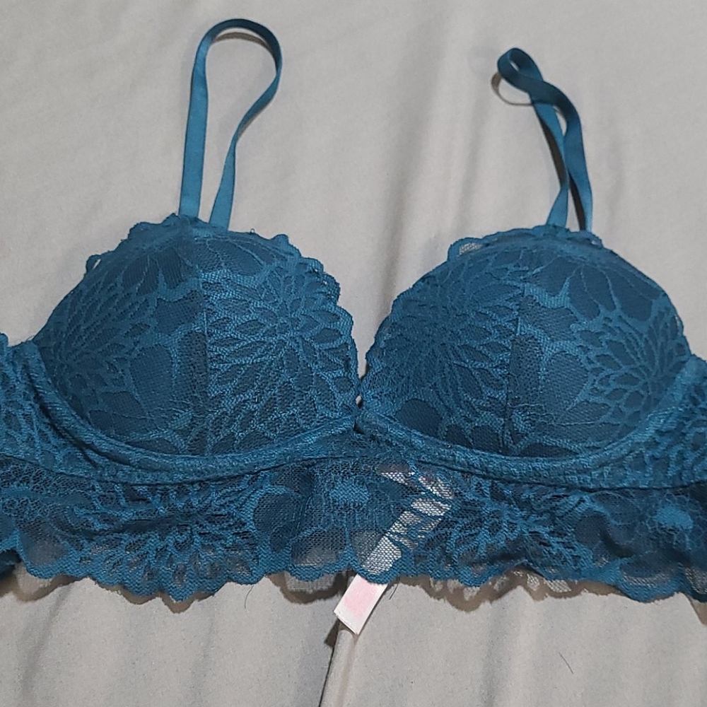 VS pink lightly lined small